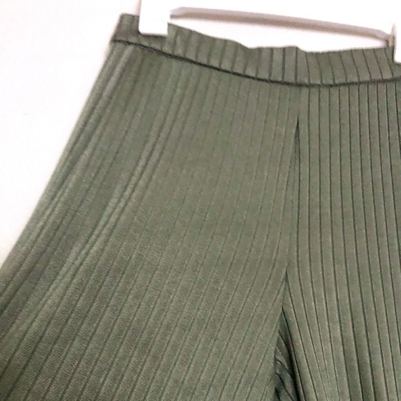 NWT Truth Olive Wide Leg Women's Pants - Picture 3 of 8